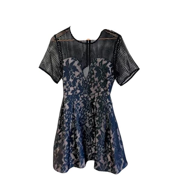 NWT Elliatt Velosity Lace  Formal Cut Out Black Dress Size Small - Picture 3 of 12